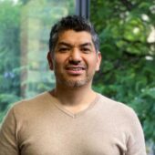 Luis-Vargas-550×550